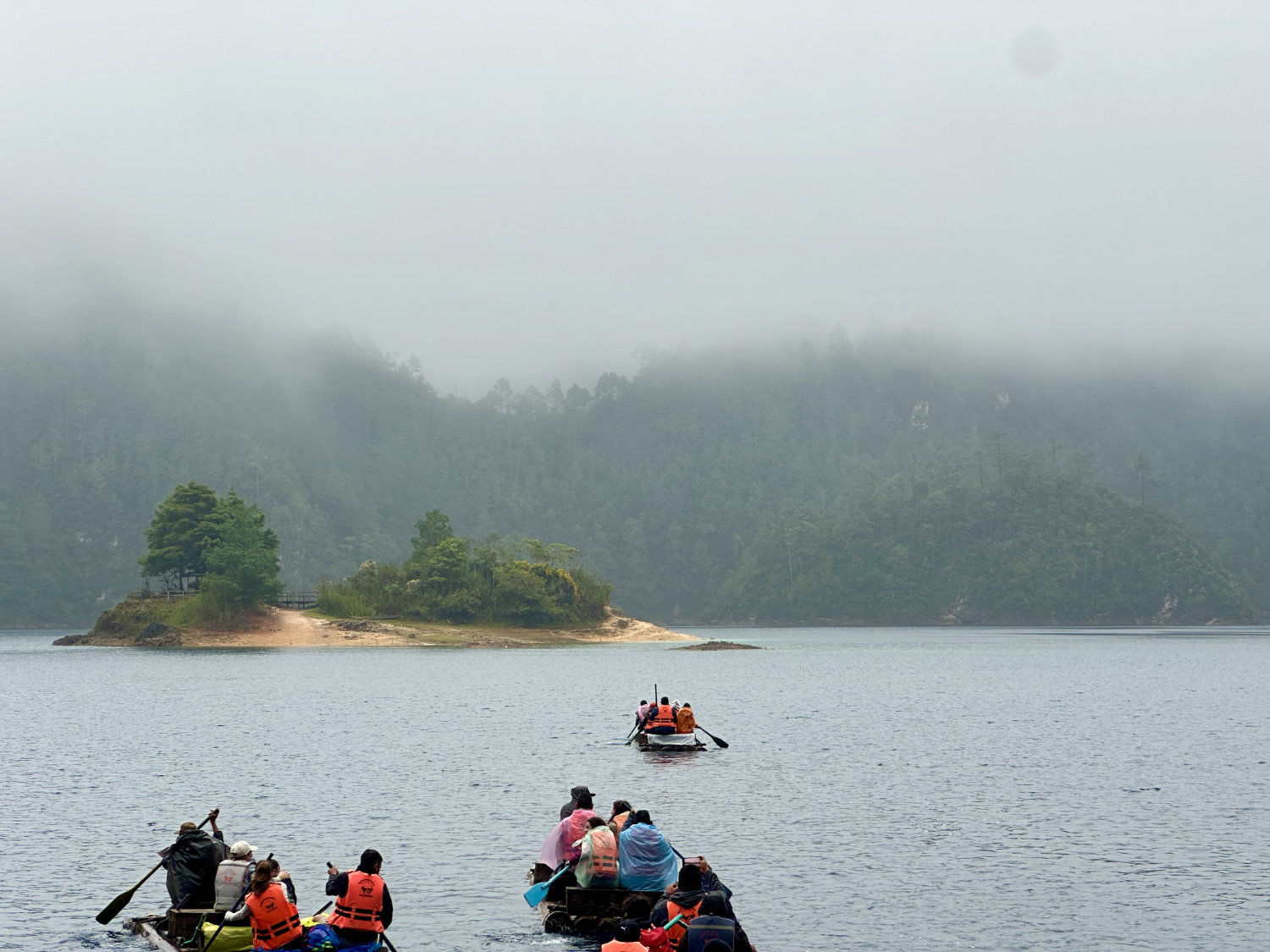 Lagos de Montebello wooden boat rides