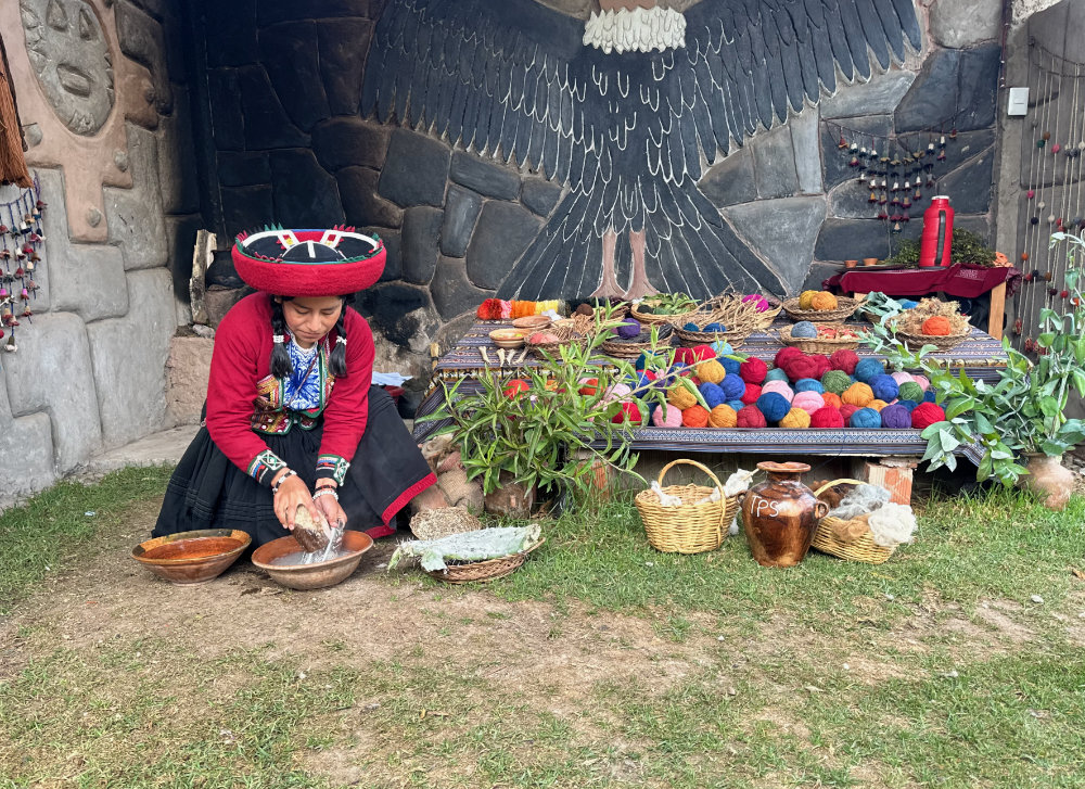 Chinchero - Textile Demonstration